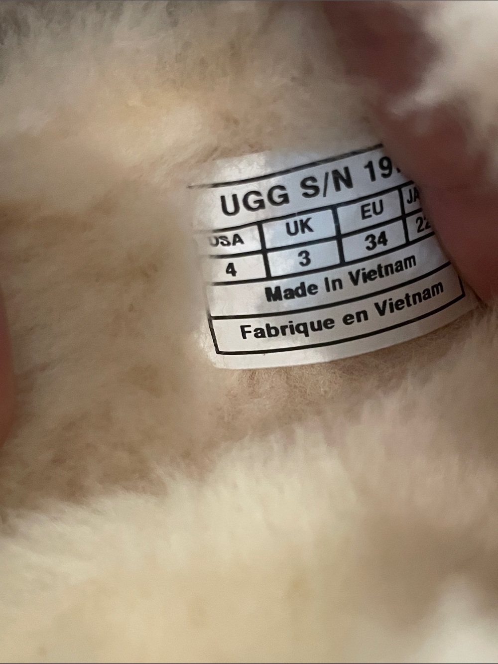 UGG Ascot Youth Size 4 Slippers - Picture 7 of 10